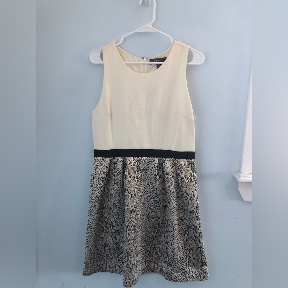 $5/10 dresses great condition please wear them and make memories